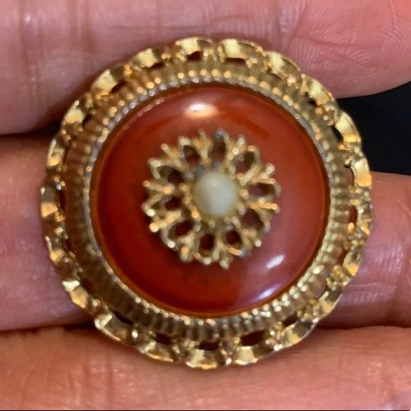 Sara Coventry collection pin - Picture 1 of 5